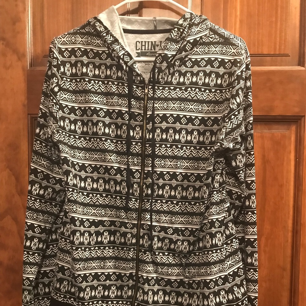 Lightweight Aztec print hoodie